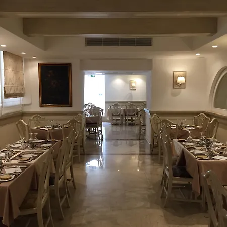 Hotel Osborne 3*